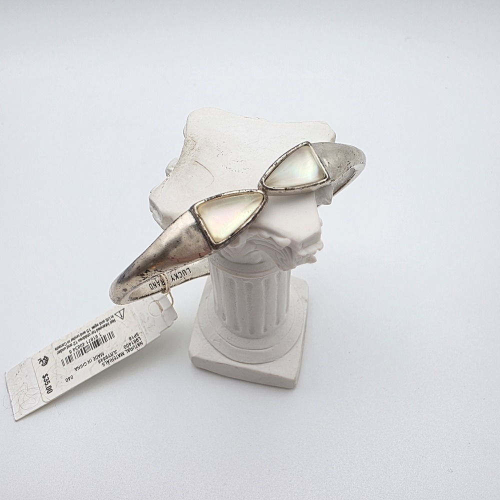 New LUCKY BRAND Cuff Bracelet Shabby Chic Faux Mother Of Pearl Hinge Silver Tone